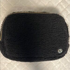 NWOT Lululemon plush fleece belt bag